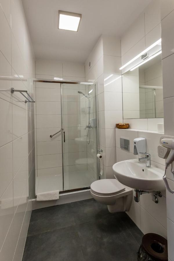 Deluxe Double Room,1040430190:JPEG