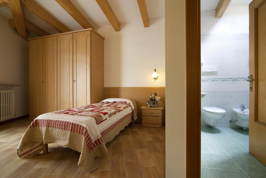 Single Room,255110821:JPEG